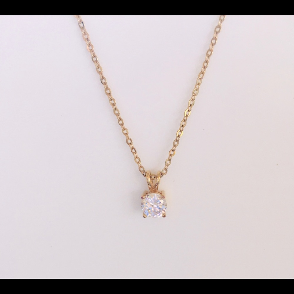 AVON Gold Tone Solitaire Cubic Zirconia Pendant - Picture 7 of 7